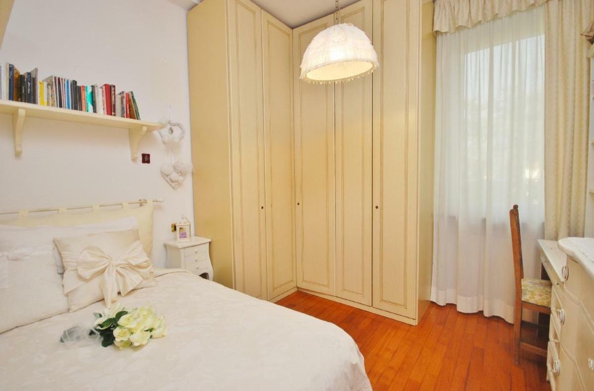Raffinato Attico Vicino Al Mare Con Solarium Lido Di קמאיורה מראה חיצוני תמונה