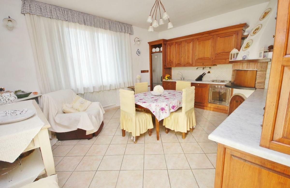 Raffinato Attico Vicino Al Mare Con Solarium Lido Di קמאיורה מראה חיצוני תמונה