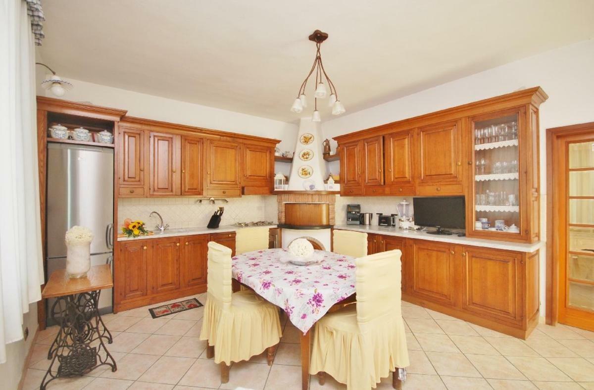 Raffinato Attico Vicino Al Mare Con Solarium Lido Di קמאיורה מראה חיצוני תמונה